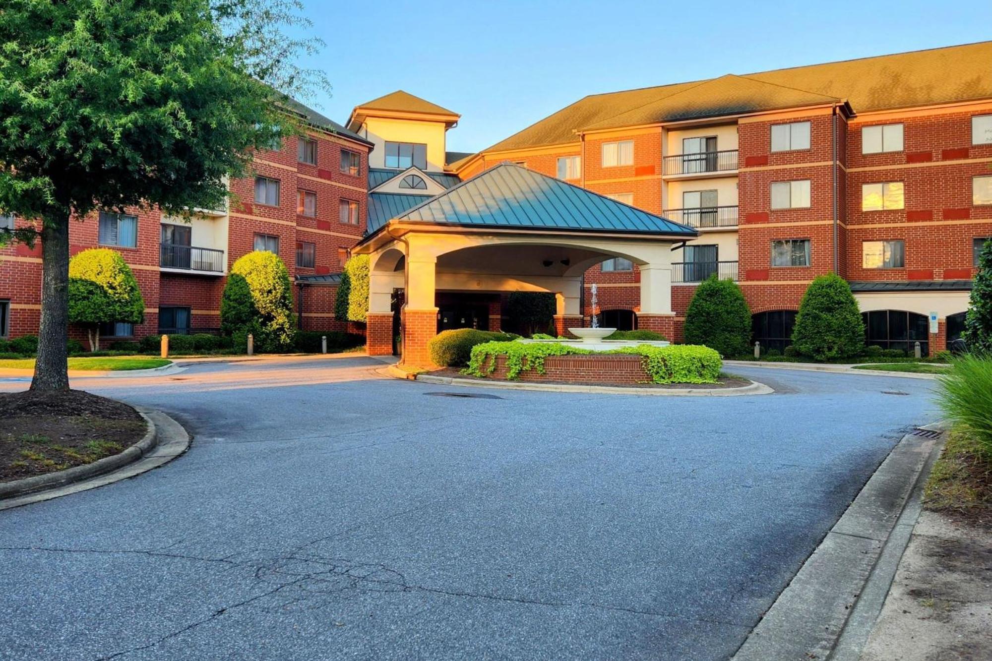Courtyard By Marriott Hickory Hotel Buitenkant foto